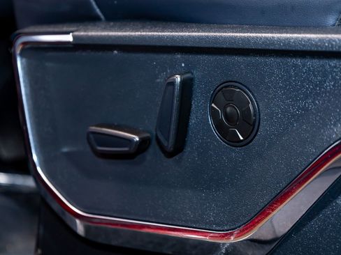 Used 2025 Ford F350 Platinum image 26