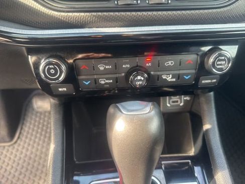 Used 2025 Jeep Compass Trailhawk AWD/4WD image 19