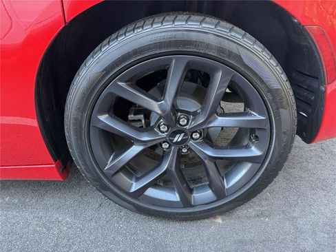 Used 2019 Dodge Charger SXT w/ Blacktop Package image 15