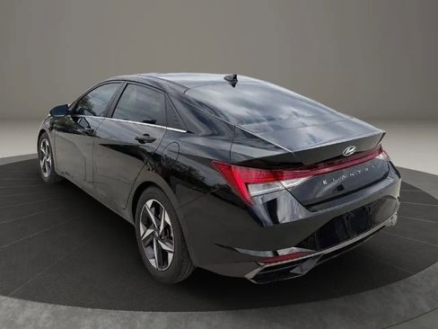 Used 2021 Hyundai Elantra SEL w/ Convenience + Premium Package FWD image 5