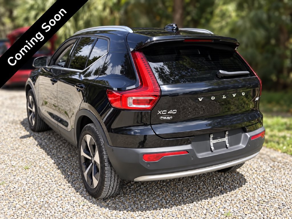 Certified 2023 Volvo XC40 B4 Plus w/ Driver Assist Package FWD image 5