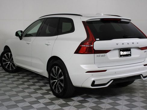 Certified 2025 Volvo XC60 B5 Core image 2
