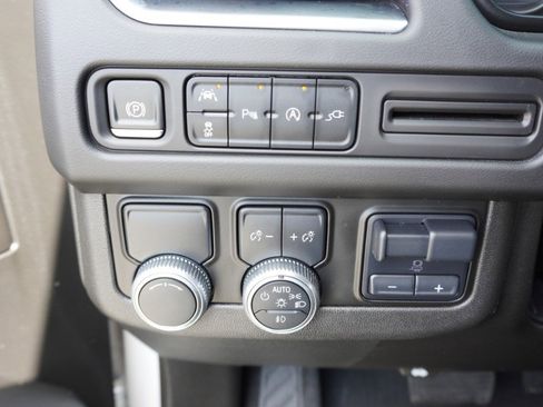 Used 2021 GMC Yukon SLT w/ SLT Luxury Plus Package RWD image 19