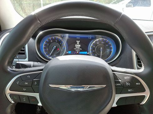 Used 2016 Chrysler 300 Limited image 20
