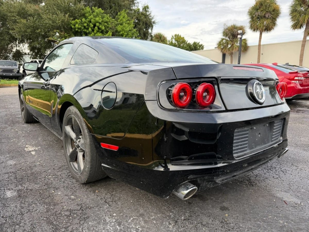 Used 2014 Ford Mustang Coupe RWD image 5