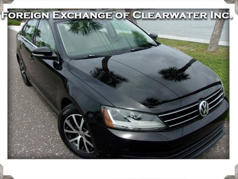 Used 2017 Volkswagen Jetta SE FWD image 1