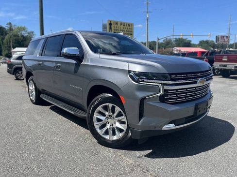 Used 2022 Chevrolet Suburban Premier AWD/4WD image 2
