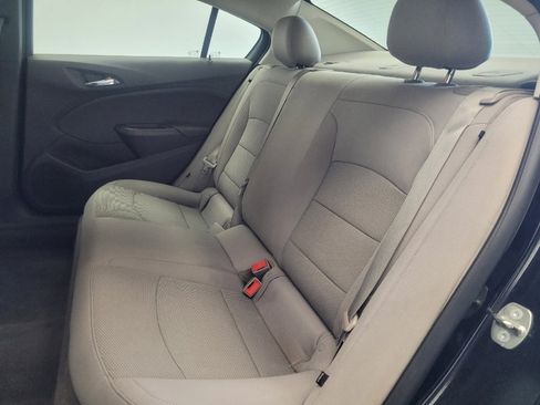 Used 2018 Chevrolet Cruze LS image 18