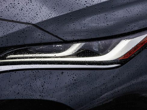 Used 2021 Toyota Venza Limited image 7