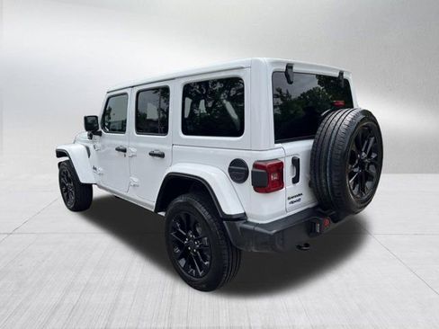 Used 2025 Jeep Wrangler Unlimited Sahara w/ Safety Group AWD/4WD image 7
