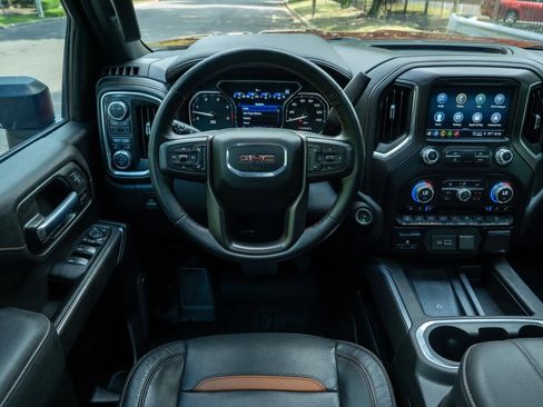 Used 2023 GMC Sierra 2500 AT4 w/ AT4 Premium Plus Package AWD/4WD image 18