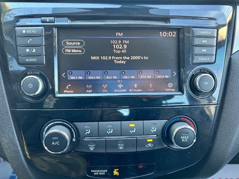 Used 2020 Nissan Rogue Sport S image 19