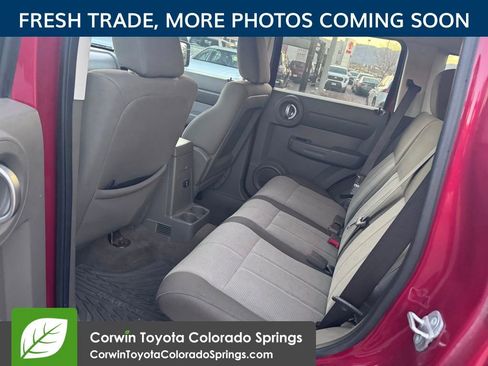 Used 2007 Dodge Nitro SXT image 10