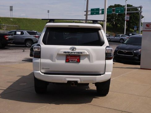Certified 2022 Toyota 4Runner SR5 Premium w/ Moonroof Package AWD/4WD image 6