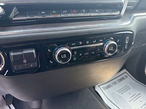 Certified 2025 GMC Sierra 1500 SLT image 19