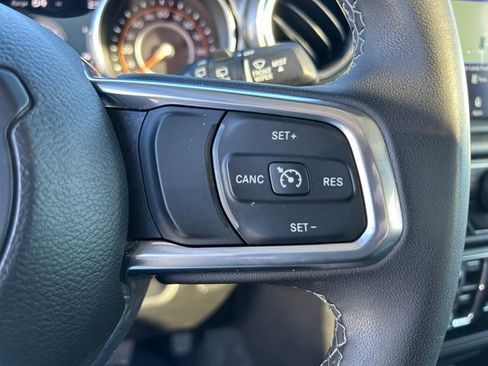 Used 2023 Jeep Wrangler Sahara image 24