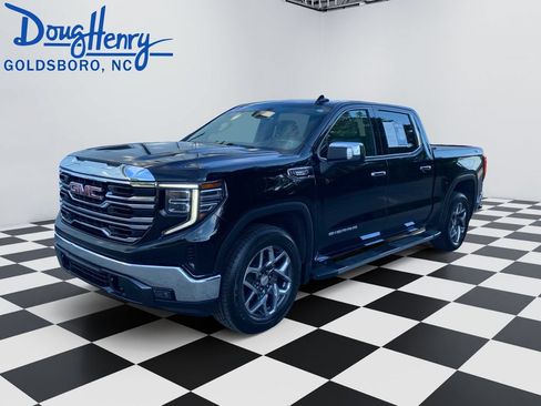 Used 2023 GMC Sierra 1500 SLT w/ SLT Premium Package AWD/4WD image 1