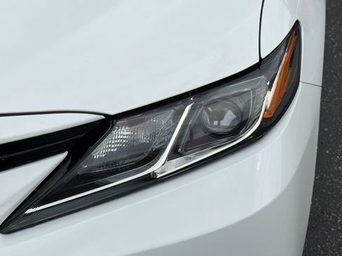 Used 2021 Toyota Camry LE w/ Carpet Mat Package (TMS) FWD image 12