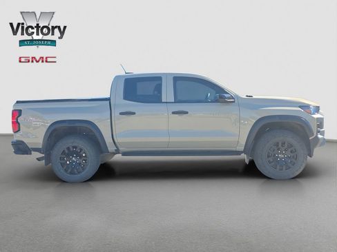 Used 2024 Chevrolet Colorado Trail Boss w/ Technology Package AWD/4WD image 18