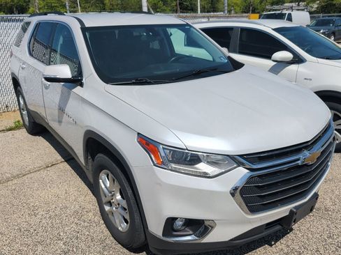 Used 2019 Chevrolet Traverse LT FWD image 3