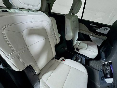 Used 2025 Lincoln Aviator Reserve w/ Equipment Group 201A image 30
