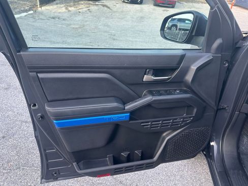 Used 2025 Toyota Tacoma TRD Off-Road image 20