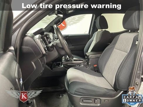 Used 2021 Toyota Tacoma TRD Off-Road image 12