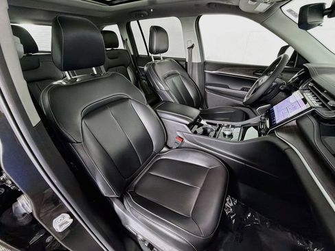 Used 2023 Jeep Grand Cherokee 4WD 4xe image 29