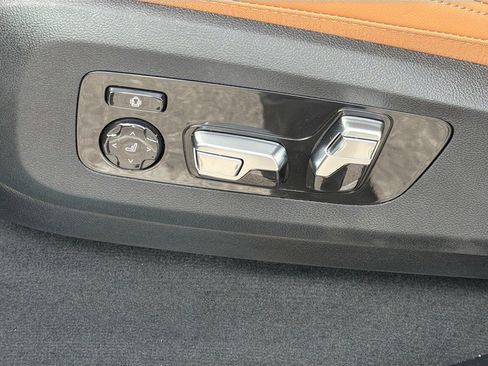 New 2026 BMW X5 xDrive50e w/ Executive Package image 25