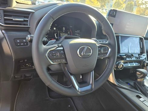 New 2025 Lexus LX 600 4WD w/ Premium Package image 27