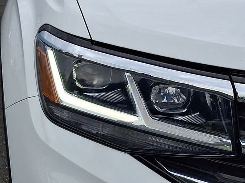 Used 2023 Volkswagen Atlas Cross Sport SE AWD/4WD image 10