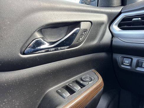 Used 2018 GMC Acadia SLE w/ LPO, Floor Liner Package image 23