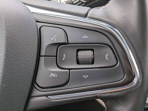 Used 2025 Buick Envista Sport Touring w/ Experience Buick Package FWD image 28