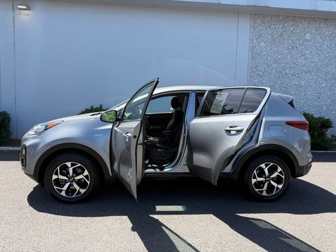 Used 2021 Kia Sportage LX AWD/4WD image 16
