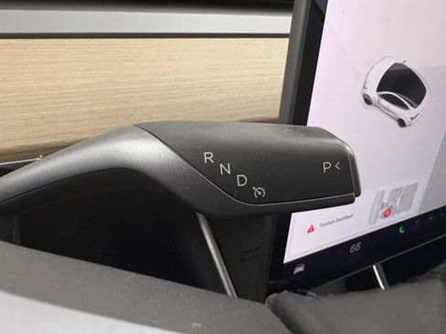 Used 2019 Tesla Model 3 Standard Range Plus image 18