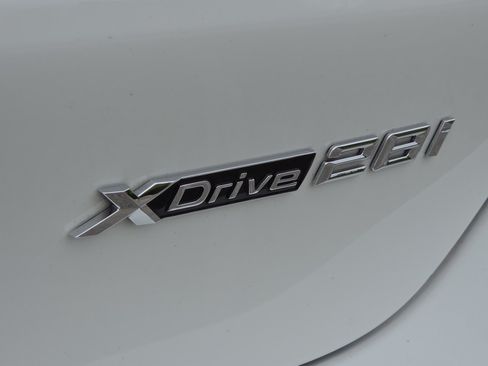 Used 2022 BMW X1 xDrive28i w/ Convenience Package AWD/4WD image 11