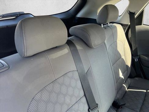 Used 2022 Kia Niro LX image 21