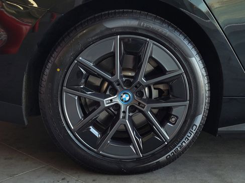 Used 2024 BMW i4 xDrive40i image 5