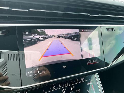 Used 2020 Audi Q8 Prestige AWD/4WD image 26