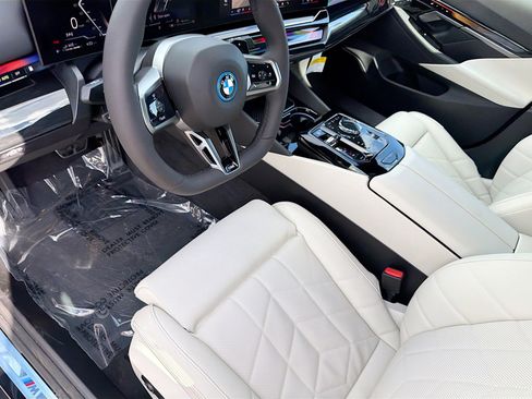 New 2027 BMW 550e xDrive w/ Executive Package AWD/4WD image 25