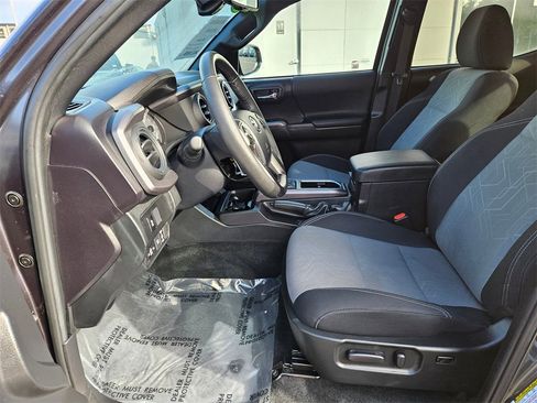 Certified 2023 Toyota Tacoma TRD Off-Road image 12