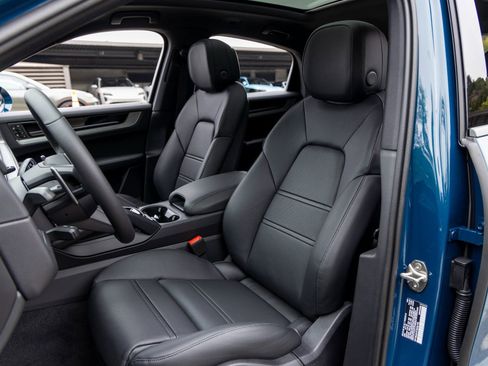 New 2026 Porsche Cayenne Coupe AWD/4WD image 5