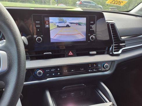 Certified 2023 Kia Sportage LX image 10