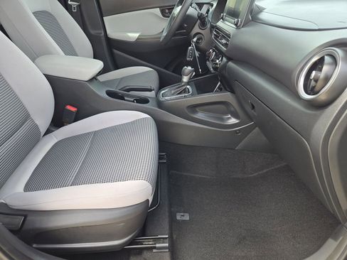 Used 2022 Hyundai Kona SE FWD image 15