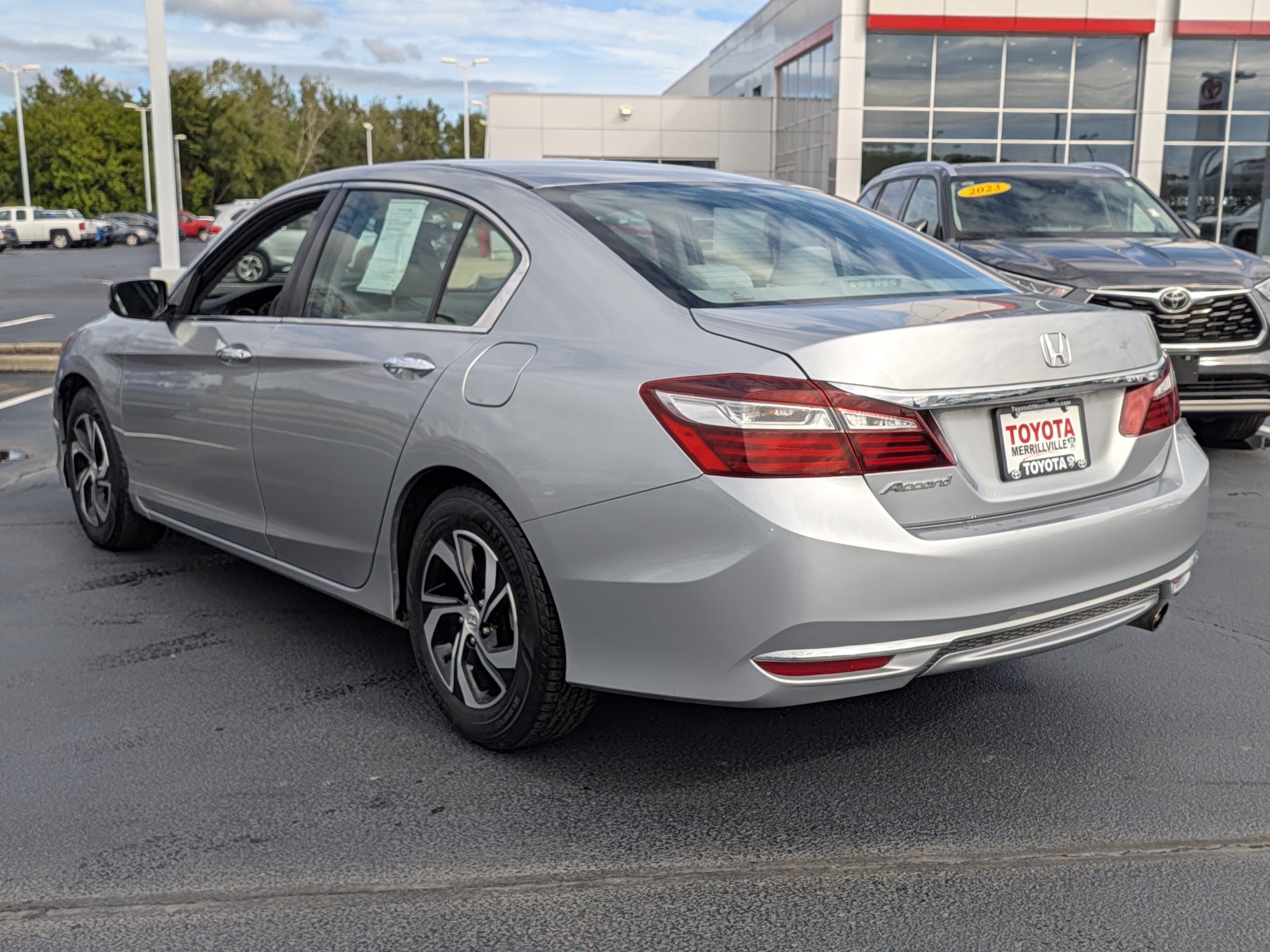Used 2017 Honda Accord LX image 6