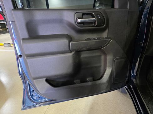 Used 2020 Chevrolet Silverado 1500 Custom w/ Custom Value Package RWD image 16