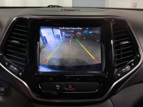 Used 2019 Jeep Cherokee Limited AWD/4WD image 23
