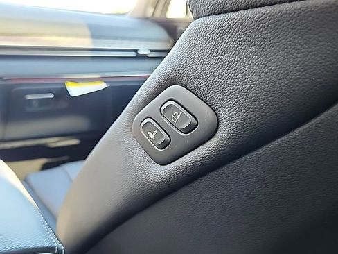 Used 2025 Genesis GV80 2.5T Advanced image 23