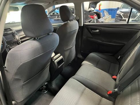 Used 2015 Toyota Camry LE FWD image 17