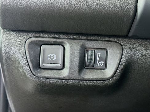 Used 2023 GMC Acadia SLT image 17